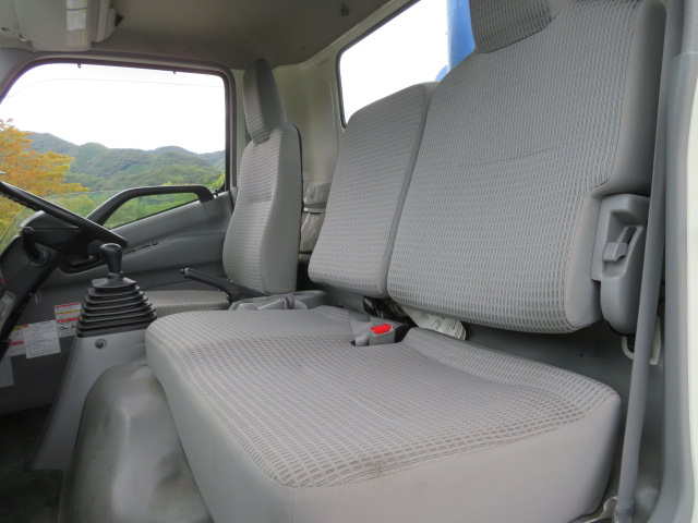 日野デュトロセーフティクレーン3段小型（2t・3t）[写真31]