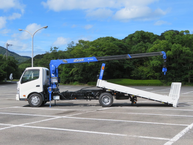 日野デュトロセーフティクレーン3段小型（2t・3t）[写真08]