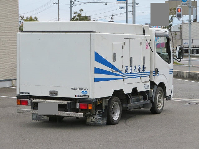 日産アトラス高圧洗浄車小型（2t・3t）[写真02]