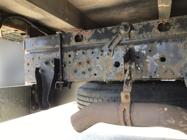 いすゞエルフ平ボディ小型（2t・3t）[写真10]