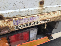 いすゞエルフ平ボディ小型（2t・3t）[写真05]