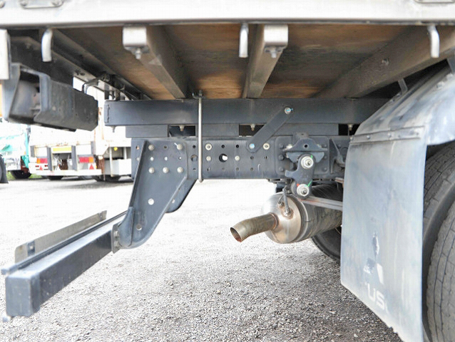 三菱ふそうキャンター平ボディ小型（2t・3t）[写真14]