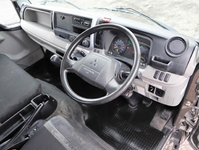 三菱ふそうキャンター平ボディ小型（2t・3t）[写真16]