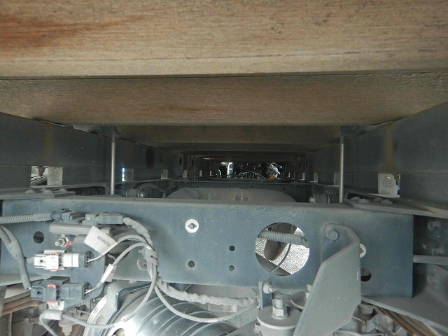 三菱ふそうキャンター平ボディ小型（2t・3t）[写真19]