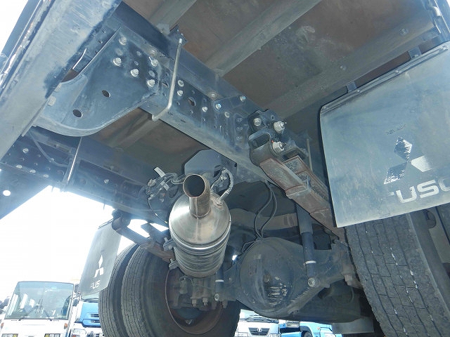 三菱ふそうキャンター平ボディ小型（2t・3t）[写真20]