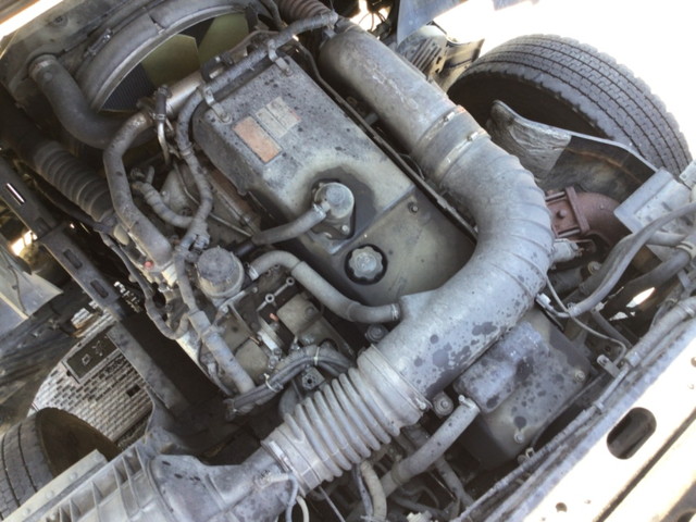 UDトラックスクオントレーラーヘッド（トラクターヘッド）大型（10t）[写真14]