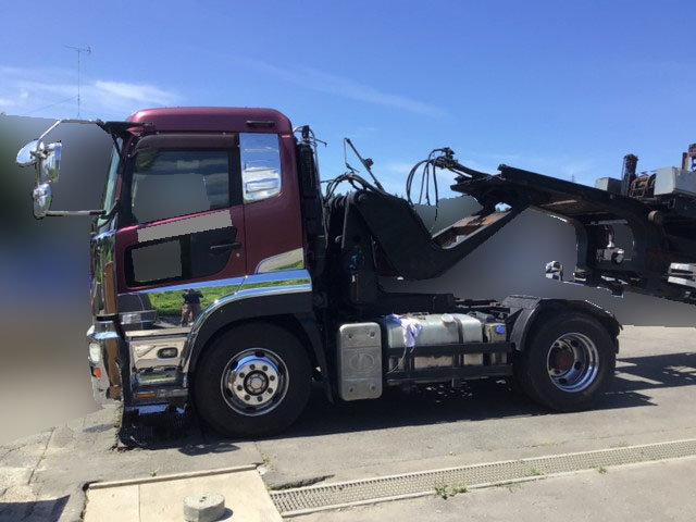 UDトラックスクオントレーラーヘッド（トラクターヘッド）大型（10t）[写真03]