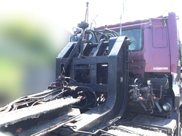 UDトラックスクオントレーラーヘッド（トラクターヘッド）大型（10t）[写真33]