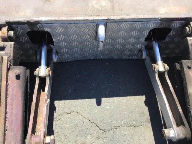 UDトラックスクオントレーラーヘッド（トラクターヘッド）大型（10t）[写真35]