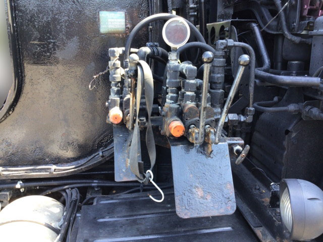 UDトラックスクオントレーラーヘッド（トラクターヘッド）大型（10t）[写真06]