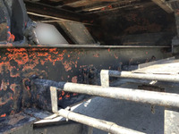 UDトラックスクオントレーラーヘッド（トラクターヘッド）大型（10t）[写真07]