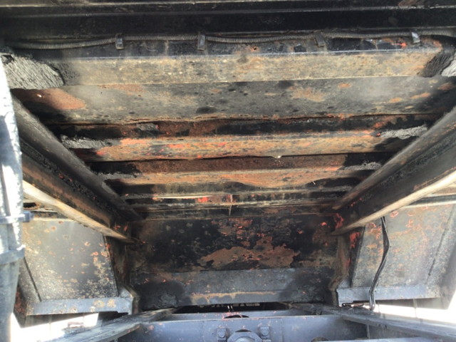 UDトラックスクオントレーラーヘッド（トラクターヘッド）大型（10t）[写真09]