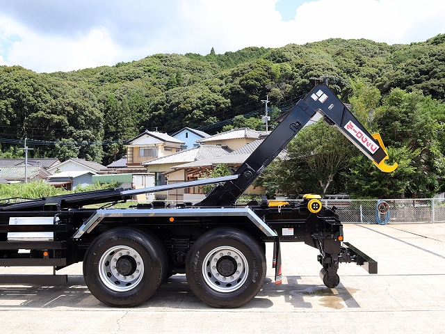 日野プロフィアコンテナ専用車大型（10t）[写真23]