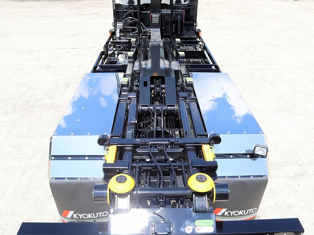 日野プロフィアコンテナ専用車大型（10t）[写真09]