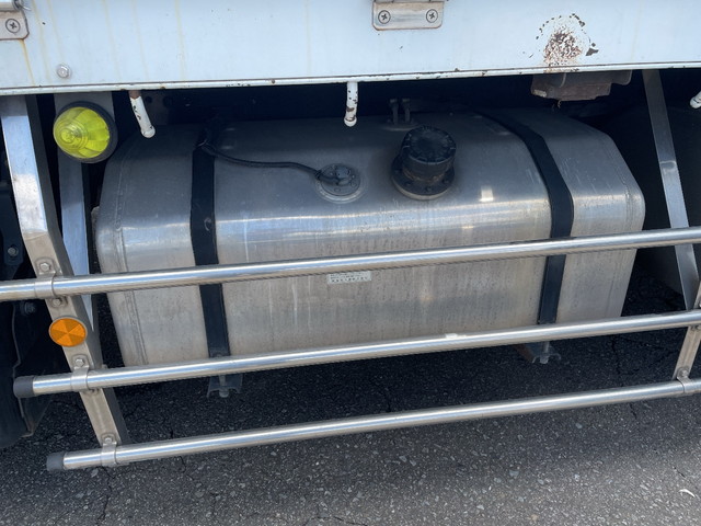 三菱ふそうスーパーグレートアルミブロック大型（10t）[写真11]