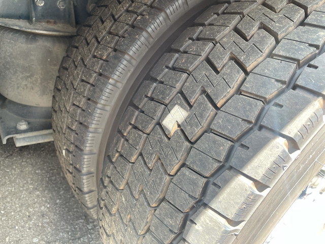 三菱ふそうスーパーグレートアルミブロック大型（10t）[写真14]