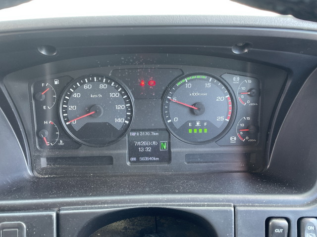 三菱ふそうスーパーグレートアルミブロック大型（10t）[写真26]