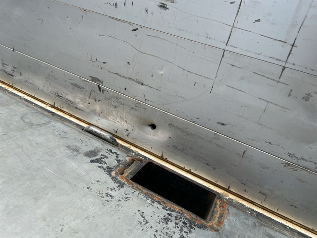 三菱ふそうスーパーグレートアルミブロック大型（10t）[写真08]