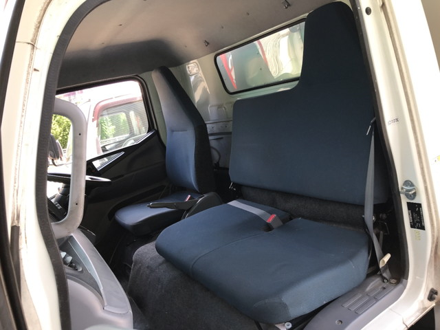 三菱ふそうキャンターアルミバン小型（2t・3t）[写真27]