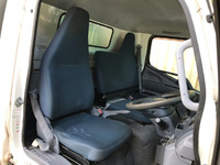 三菱ふそうキャンターアルミバン小型（2t・3t）[写真28]