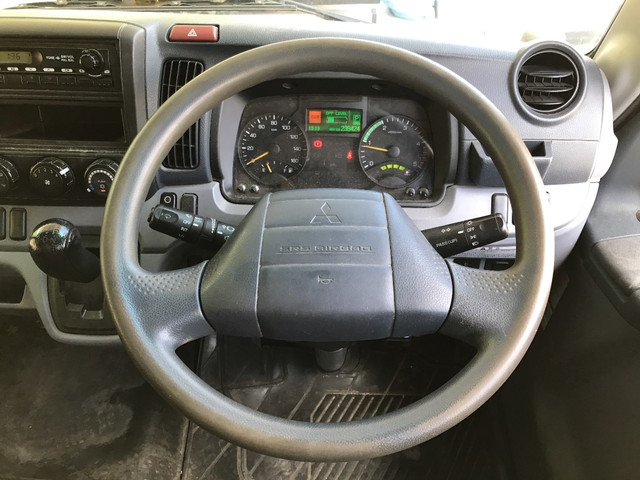 三菱ふそうキャンターアルミバン小型（2t・3t）[写真32]