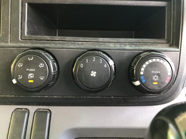 三菱ふそうキャンターアルミバン小型（2t・3t）[写真34]