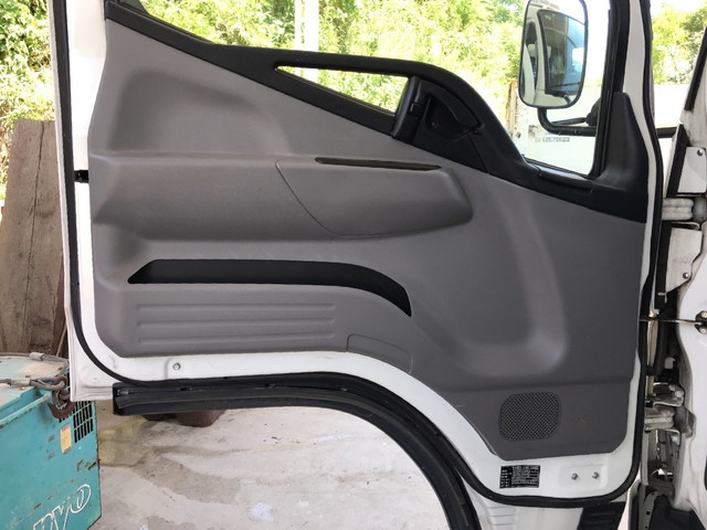 三菱ふそうキャンター冷凍車（冷蔵車）小型（2t・3t）[写真26]