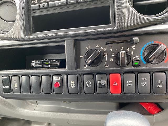 トヨタトヨエースアルミバン小型（2t・3t）[写真19]