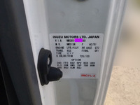 いすゞエルフクレーン3段小型（2t・3t）[写真31]