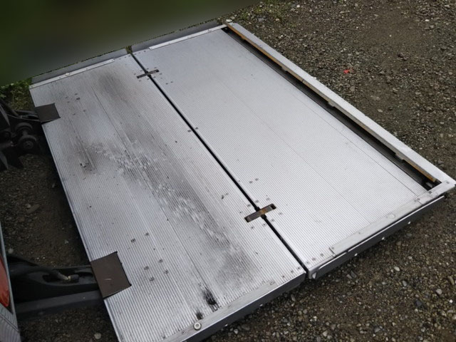 日野レンジャー冷凍車（冷蔵車）中型（4t）[写真10]