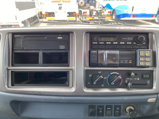 日野レンジャーアルミウイング中型（4t）[写真35]