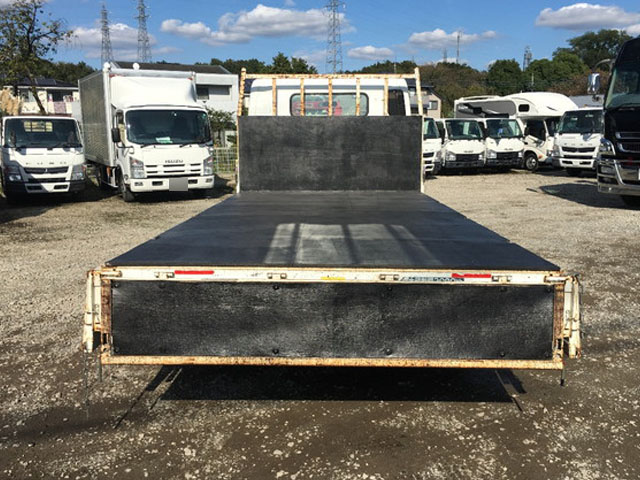 三菱ふそうキャンター平ボディ小型（2t・3t）[写真10]