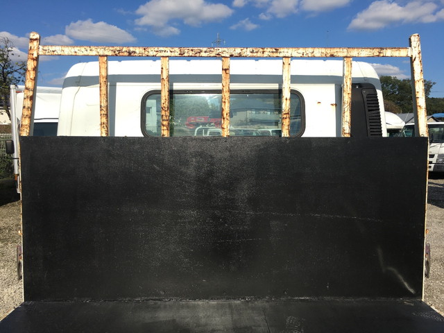 三菱ふそうキャンター平ボディ小型（2t・3t）[写真14]