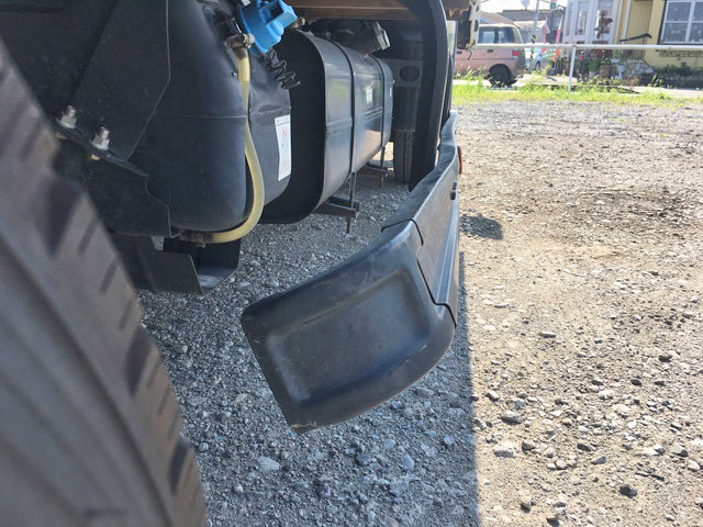 三菱ふそうキャンター平ボディ小型（2t・3t）[写真19]