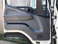 三菱ふそうキャンター平ボディ小型（2t・3t）[写真28]