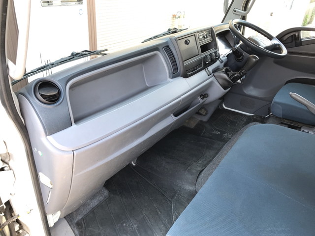 三菱ふそうキャンター平ボディ小型（2t・3t）[写真33]