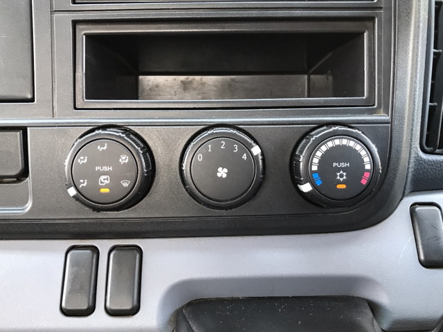 三菱ふそうキャンター平ボディ小型（2t・3t）[写真39]