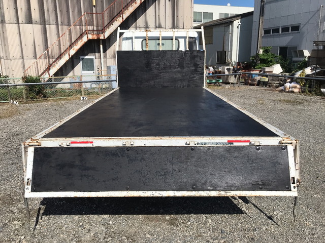 三菱ふそうキャンター平ボディ小型（2t・3t）[写真12]