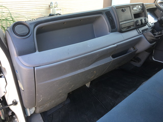 三菱ふそうキャンター平ボディ小型（2t・3t）[写真29]