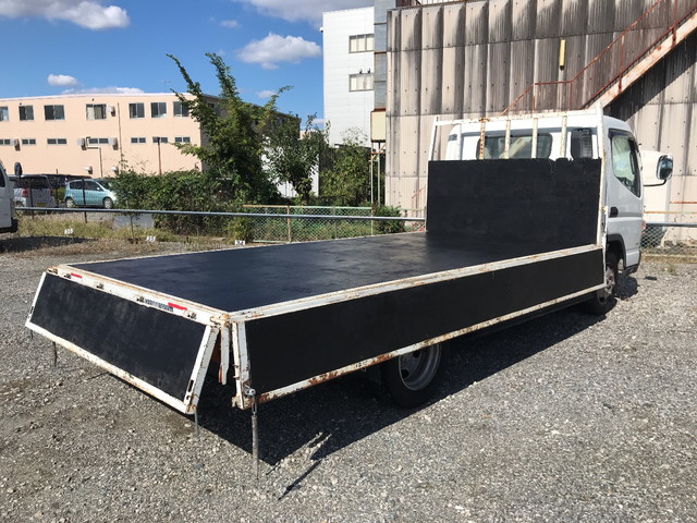 三菱ふそうキャンター平ボディ小型（2t・3t）[写真03]