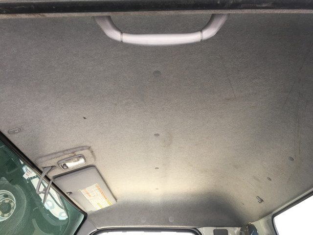 三菱ふそうキャンター平ボディ小型（2t・3t）[写真32]