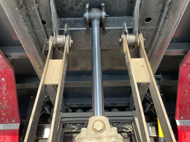 いすゞフォワードダンプ中型（4t）[写真12]