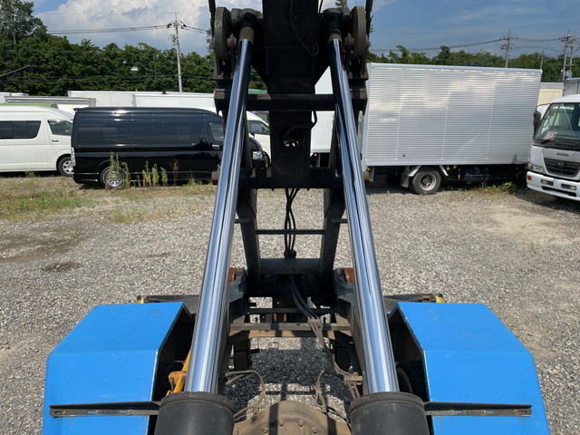 UDトラックスコンドルアームロール中型（4t）[写真10]