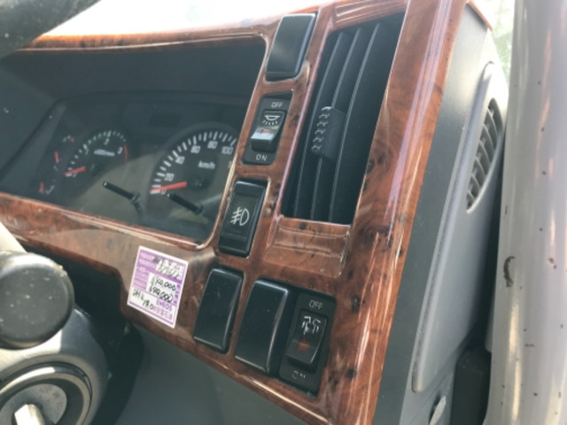 いすゞフォワードアルミウイング中型（4t）[写真30]