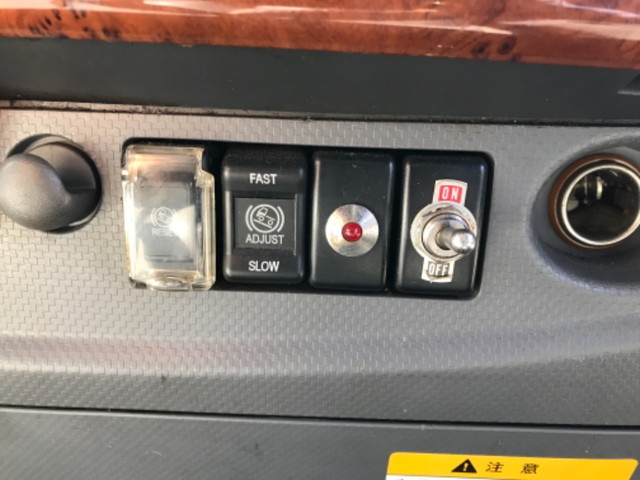 いすゞフォワードアルミウイング中型（4t）[写真32]