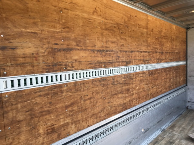 いすゞフォワードアルミウイング中型（4t）[写真04]