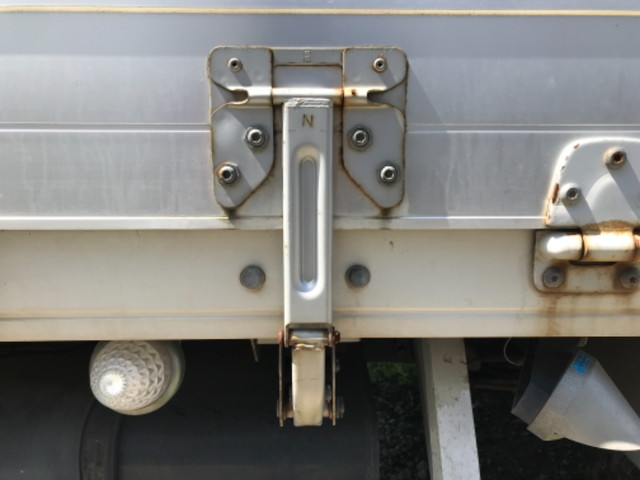 いすゞフォワードアルミウイング中型（4t）[写真08]