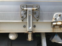 いすゞフォワードアルミウイング中型（4t）[写真08]