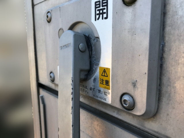 いすゞフォワードアルミウイング中型（4t）[写真09]