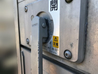 いすゞフォワードアルミウイング中型（4t）[写真09]